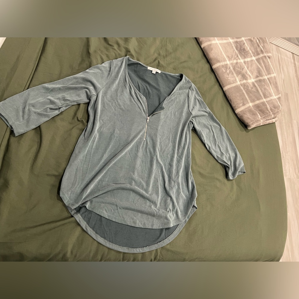 Medium Green/Blue Top